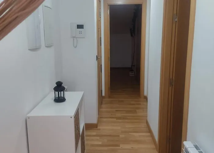 Buhardilla Juderia شقة *